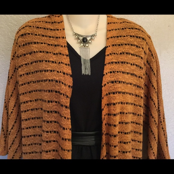 ❌SOLD❌LuLaRoe Lindsay Medium NWT❣️ - Picture 3 of 8